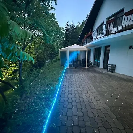 別荘 Vikendica Relax ヴィソコ